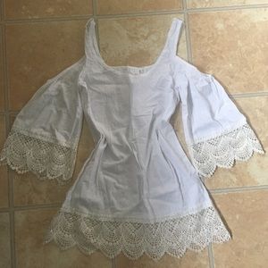 ‼️‼️‼️SOLD‼️‼️‼️Medium White Tops